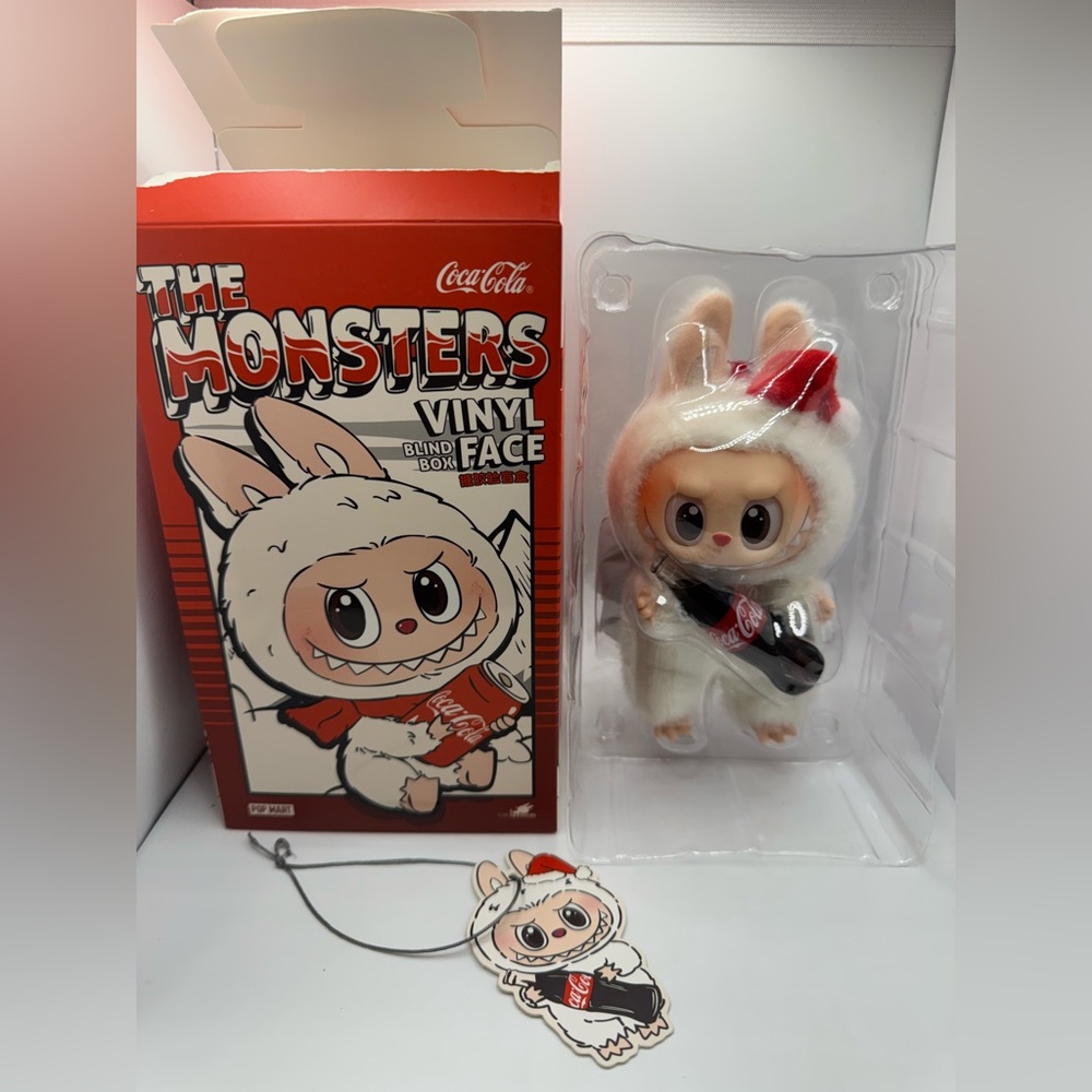Coca-Cola Pop Mart Collectible Figure - Surprise Shake